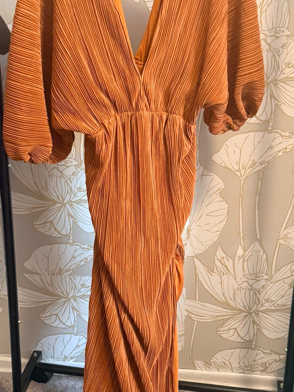 Fashion Nova Rust Orange Pleated V-Neck Maxi Dress